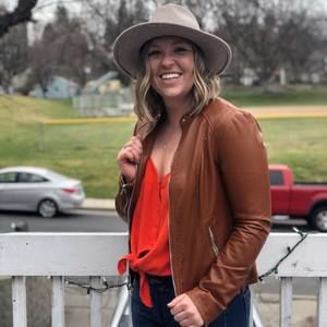 Meet your Posher, Abby